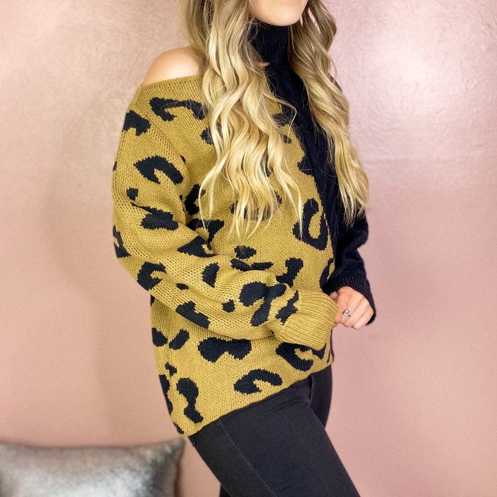 One Shoulder Leopard Print Sweater